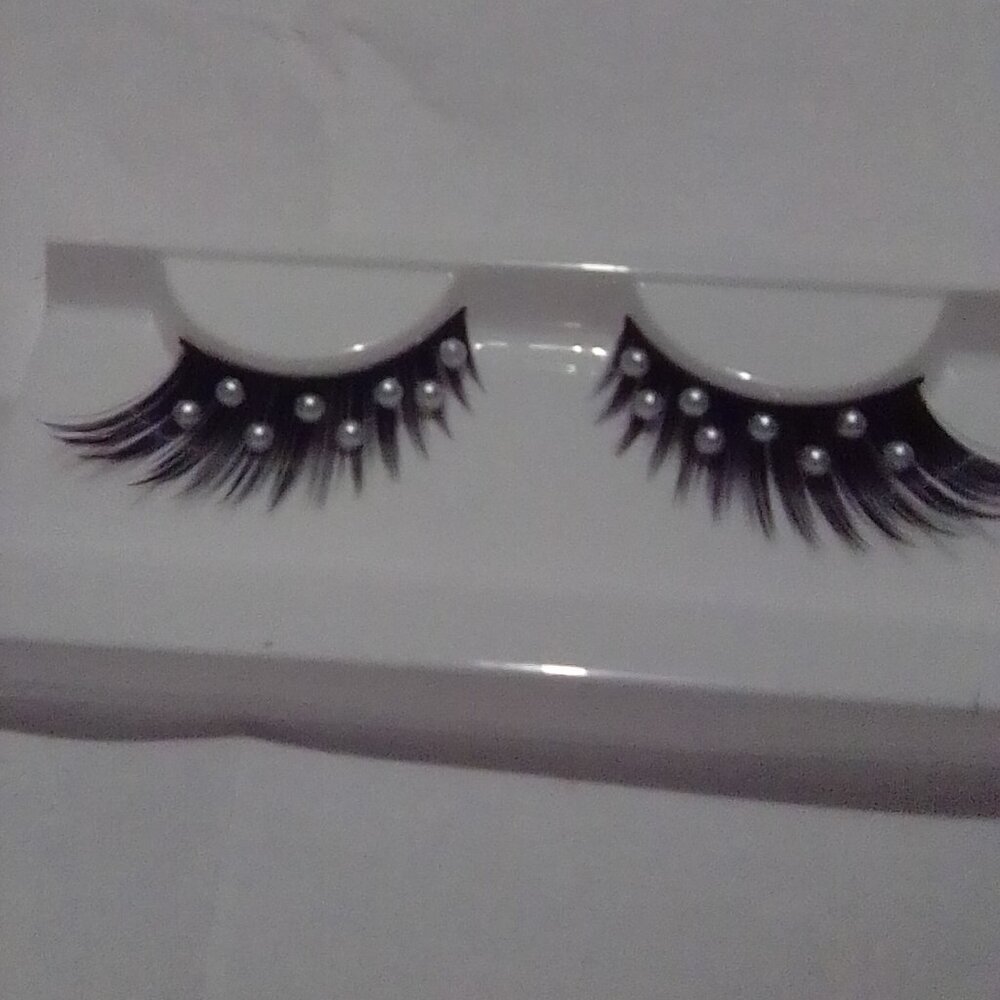 ❤️ Luxury Lashes Pearl Holiday Makeup